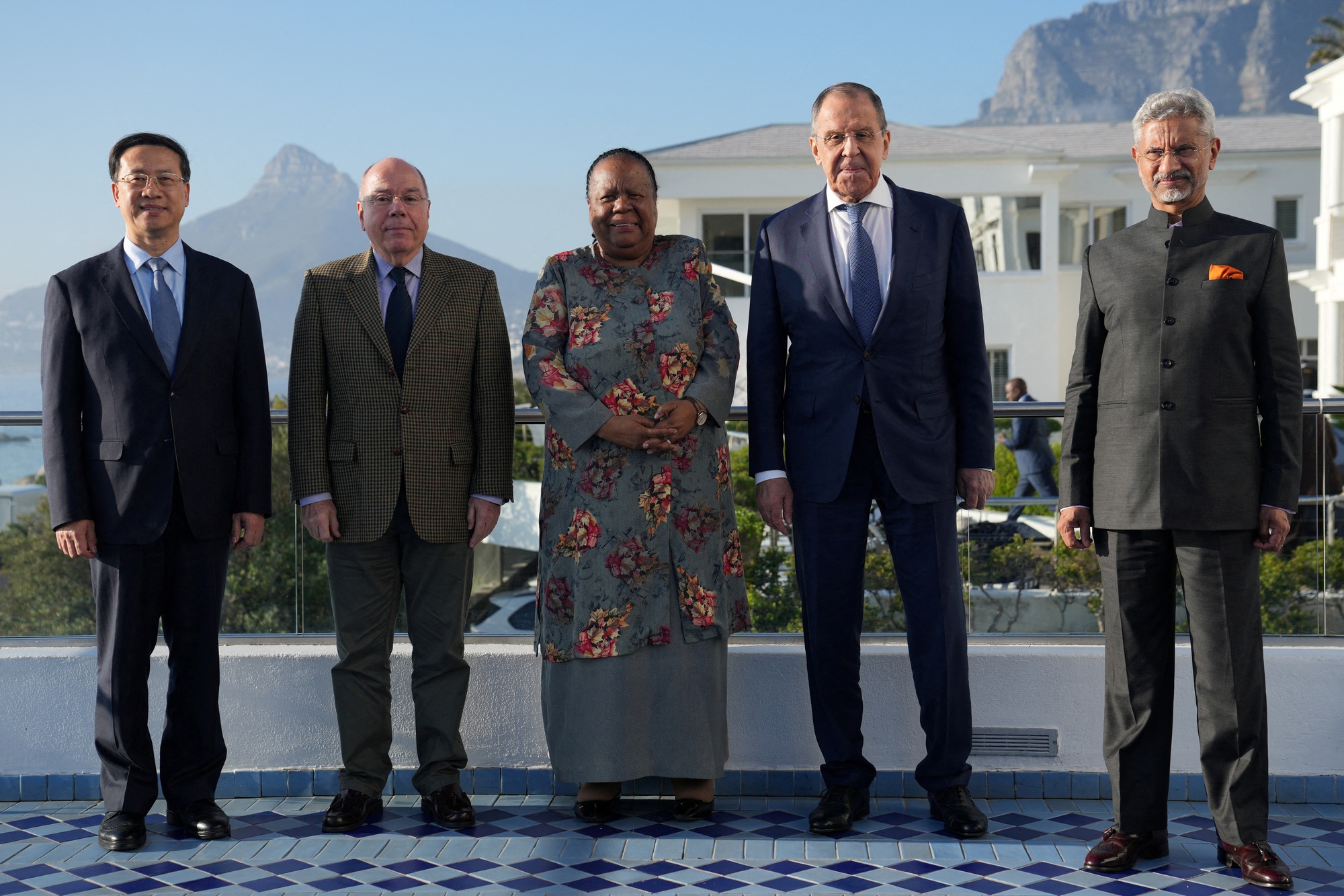 BRICS mở cuộc họp quan trọng, tổng thống Nga th&agrave;nh t&acirc;m điểm - Ảnh 1.
