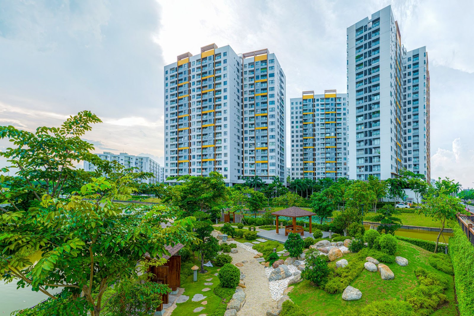Giao dịch phân khúc căn hộ tầm trung đang ấm dần lên - Ảnh 3. Giao dịch phân khúc căn hộ tầm trung đang ấm dần lên - Ảnh 3.