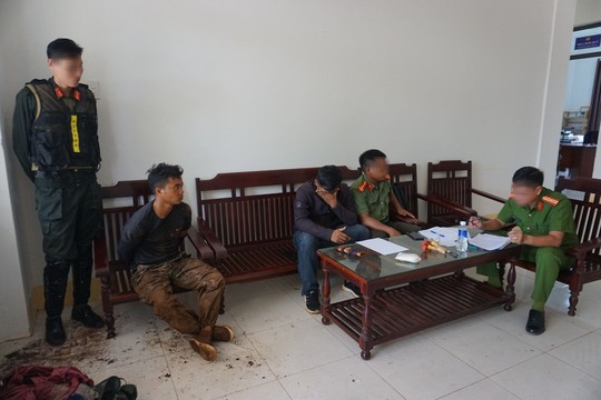 Hình ảnh cảnh sát đặc nhiệm truy bắt các đối tượng tấn công trụ sở Đắk Lắk - Ảnh 10.