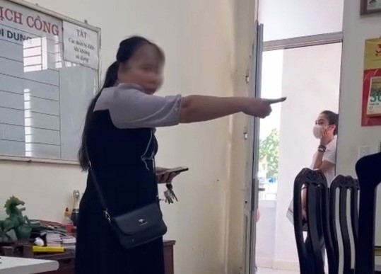 Vụ nữ cán bộ Sở Nội vụ xúc phạm cán bộ phường: Gia đình cung cấp bệnh án tâm thần