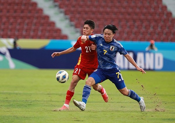 U17 Asian Cup: Thua đậm Nhật Bản, U17 Việt Nam c&ograve;n &iacute;t cơ hội đi tiếp - Ảnh 1.