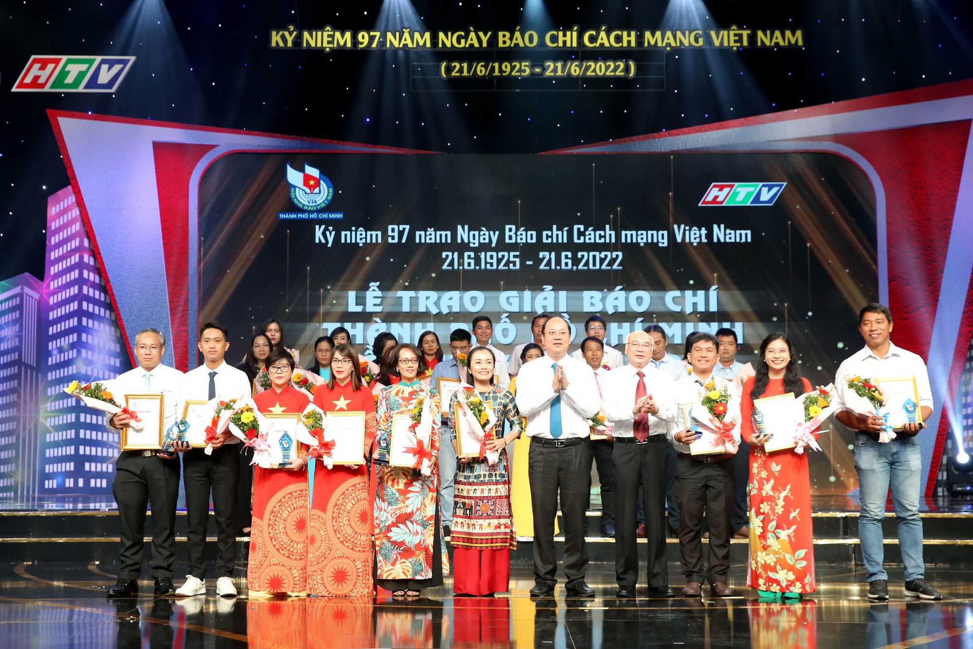B&aacute;o Người Lao Động đoạt 2 giải b&aacute;o ch&iacute; quốc gia, 7 giải b&aacute;o ch&iacute; TP HCM - Ảnh 1.
