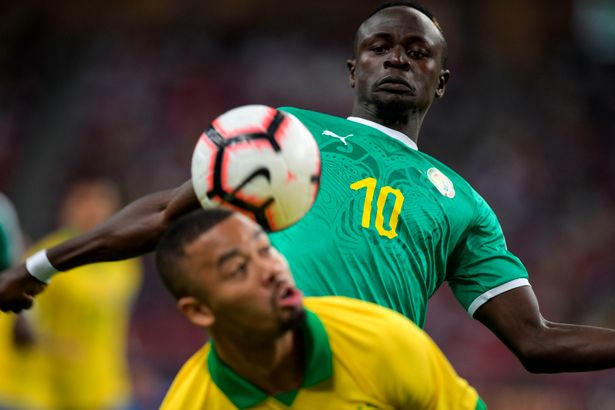 Tuyển Đức bị người h&acirc;m mộ la &oacute;, Brazil thua sốc Senegal - Ảnh 4.