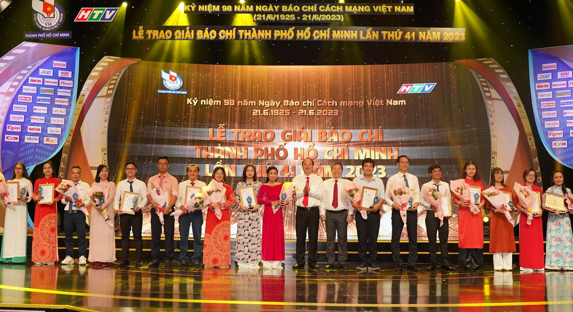 2-phụ