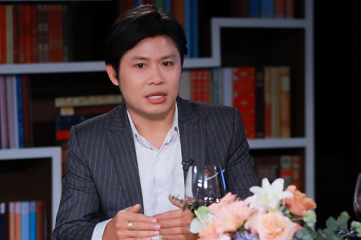 Nhạc sĩ Nguyễn Văn Chung rơi vào khủng hoảng với dòng nhạc "đặc biệt"