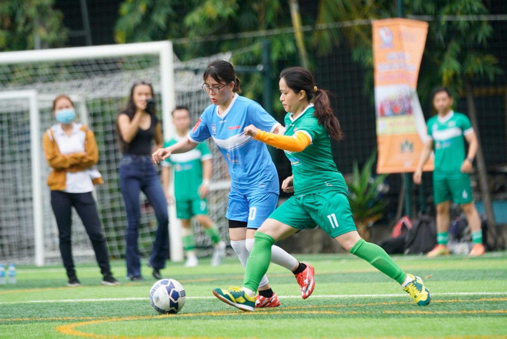 S&ocirc;i động Giải billiards 3 băng v&agrave; Giải futsal Hội Nh&agrave; b&aacute;o TP HCM 2023 - Ảnh 4.