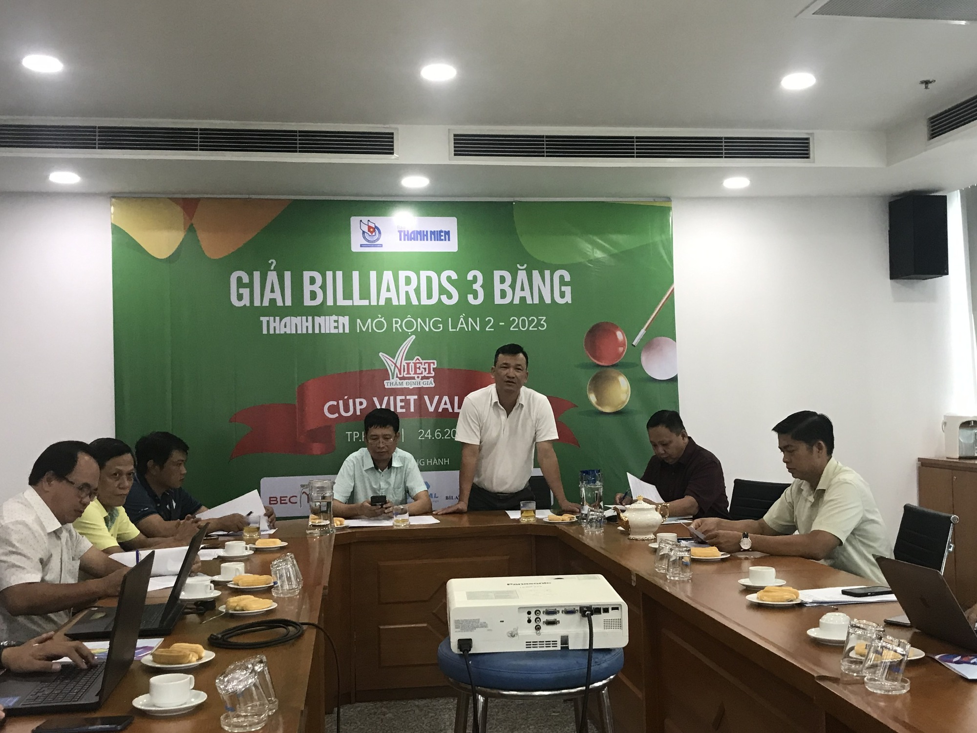 S&ocirc;i động Giải billiards 3 băng v&agrave; Giải futsal Hội Nh&agrave; b&aacute;o TP HCM 2023 - Ảnh 1.