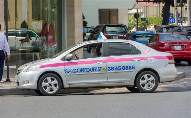Hãng taxi vừa bị tạm ngừng hoạt động ở sân bay Tân Sơn Nhất làm ăn ra sao?