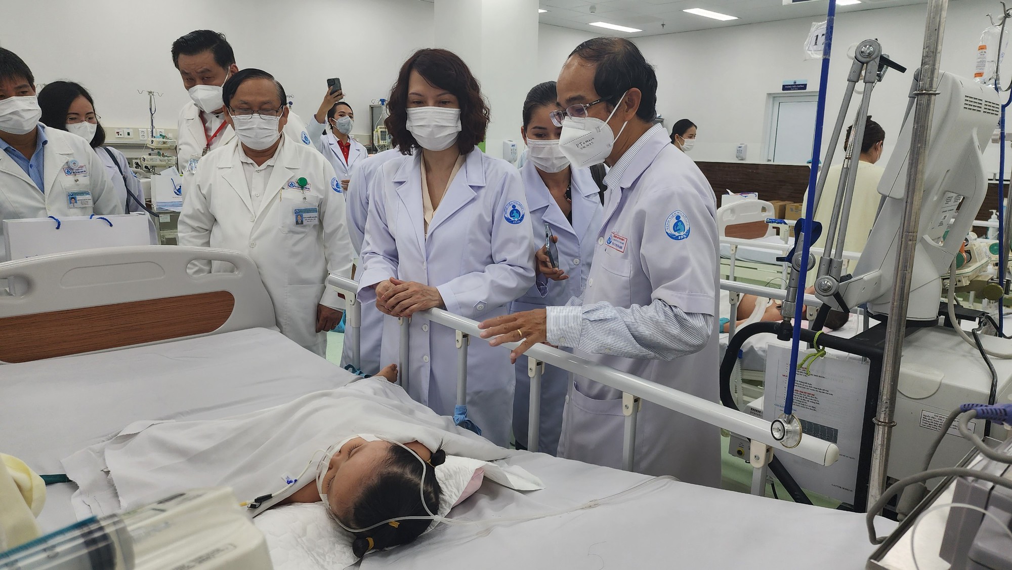 Trẻ mắc bệnh tay chân miệng tăng, Bộ Y tế giám sát tại TP HCM - Ảnh 4.
