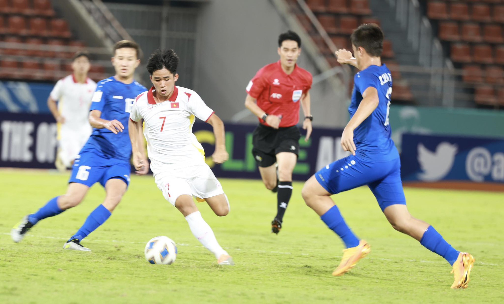 U17 Asian Cup 2023: U17 Việt Nam rời giải với 1 điểm, ch&oacute;t bảng - Ảnh 4.
