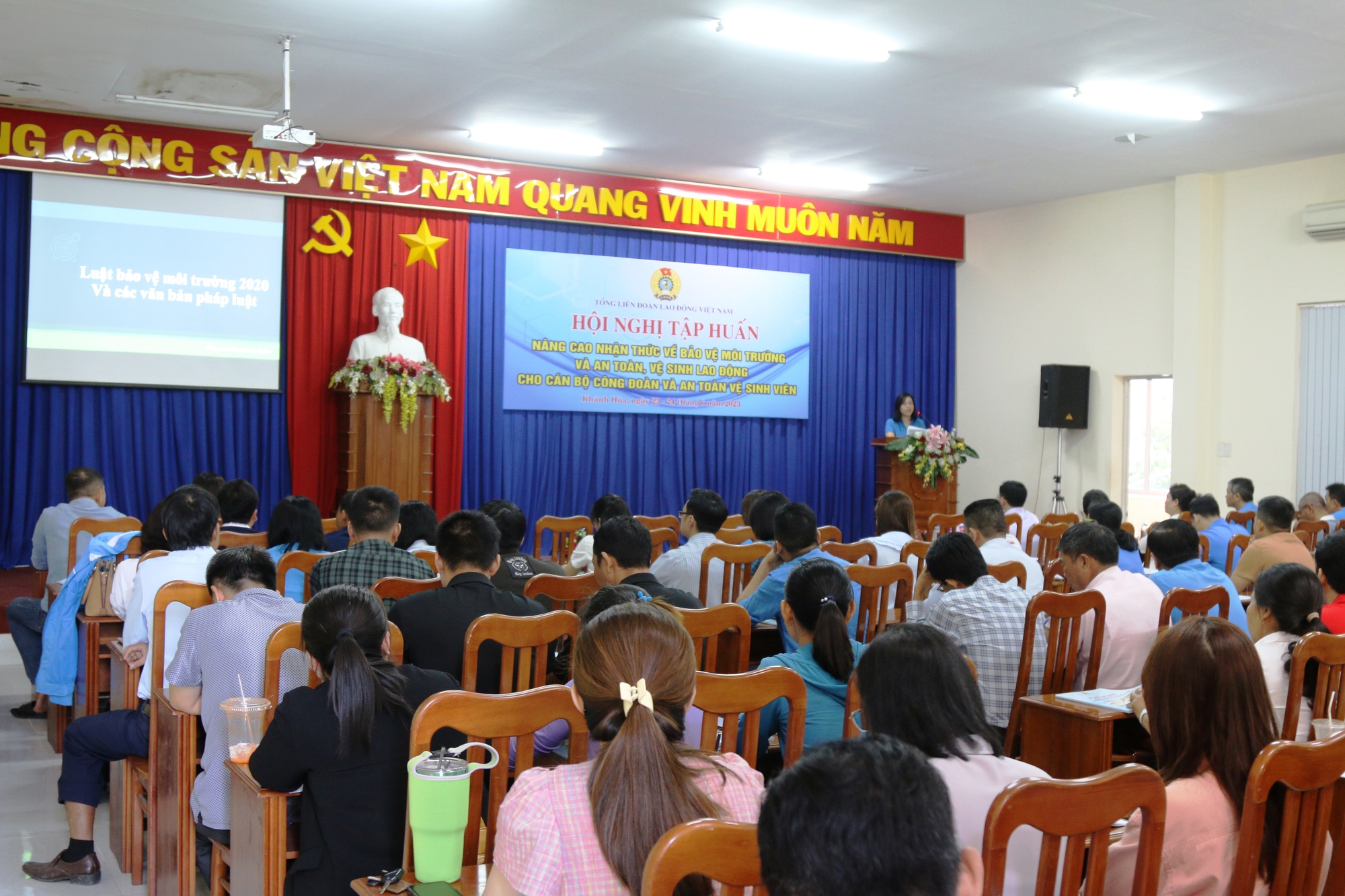 Khánh Hòa: Nâng cao kiến thức an toàn vệ sinh lao động cho cán bộ Công đoàn - Ảnh 2.