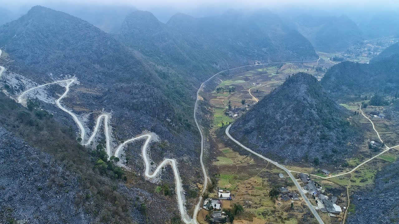 Đại biểu Quốc hội lên tiếng trước tranh cãi về việc thu phí cao nguyên đá Đồng Văn