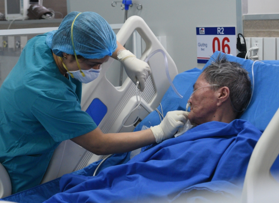 Dịch COVID-19 hôm nay: Bệnh nhân nặng tăng