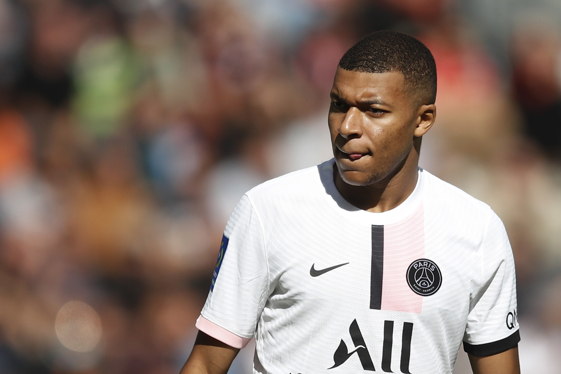 Mbappe sắp thành bom tấn đến Real Madrid, Neymar sẽ được PSG giữ lạ - Ảnh 1.
