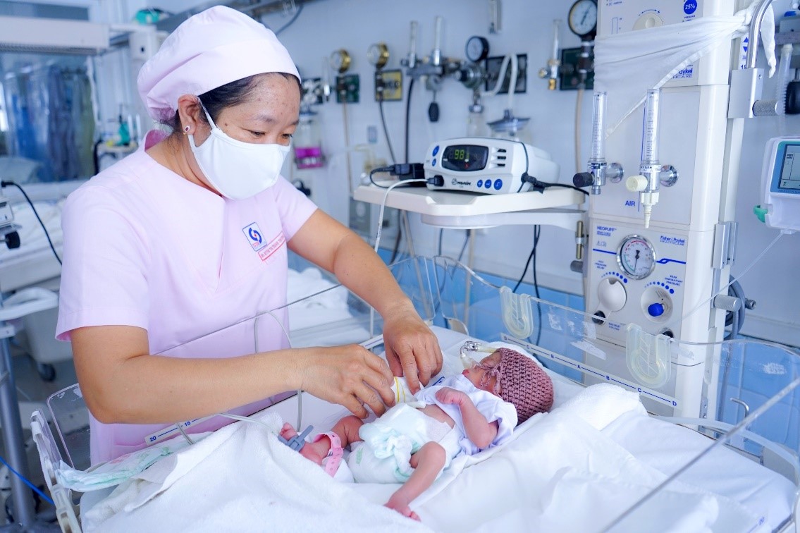 Hiếm muộn nhiều năm, đến khi có thai lại không biết