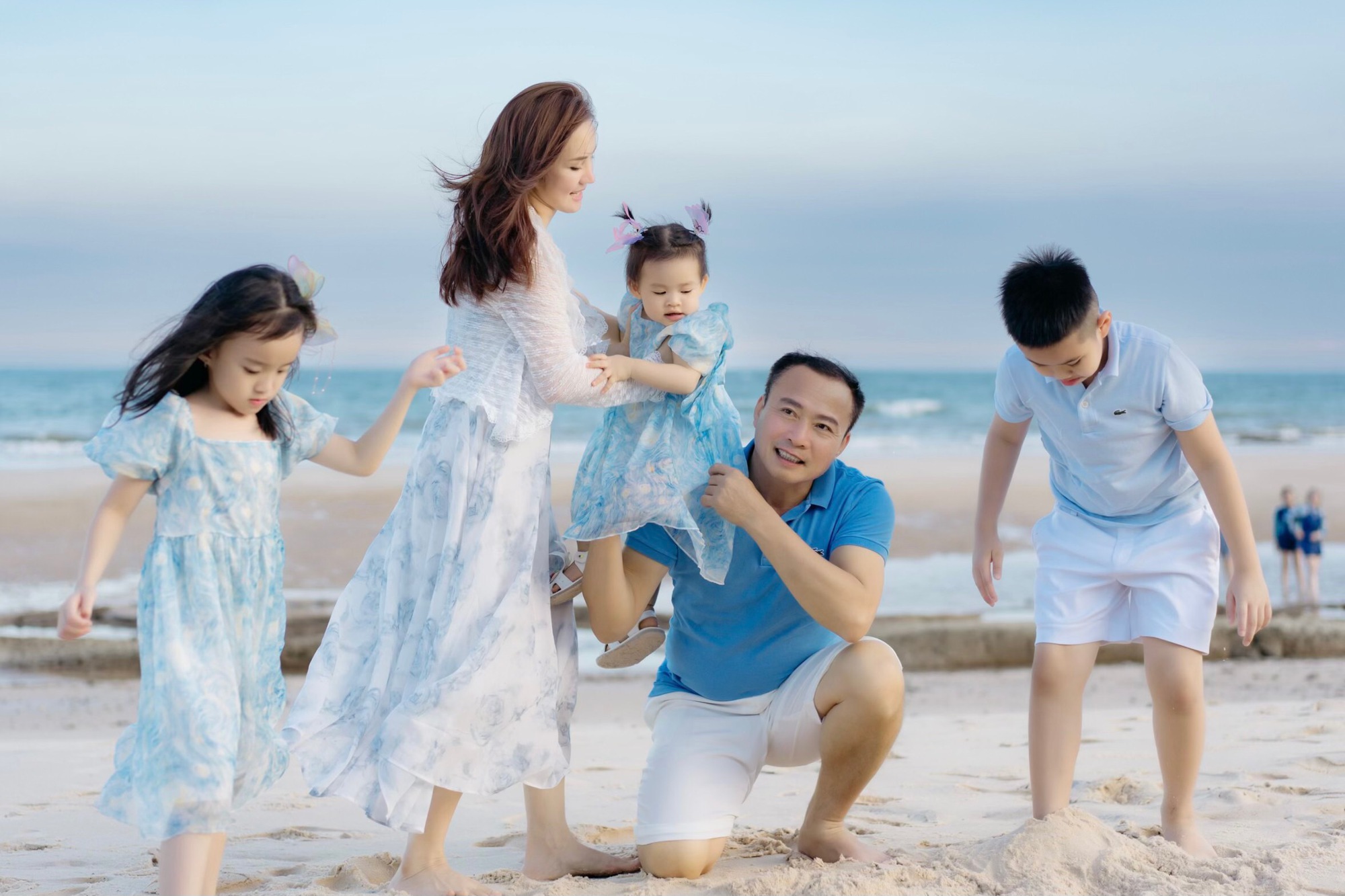 Vy Oanh lần đầu xuất hiện sau thời gian vắng b&oacute;ng tr&ecirc;n mạng x&atilde; hội - Ảnh 1.