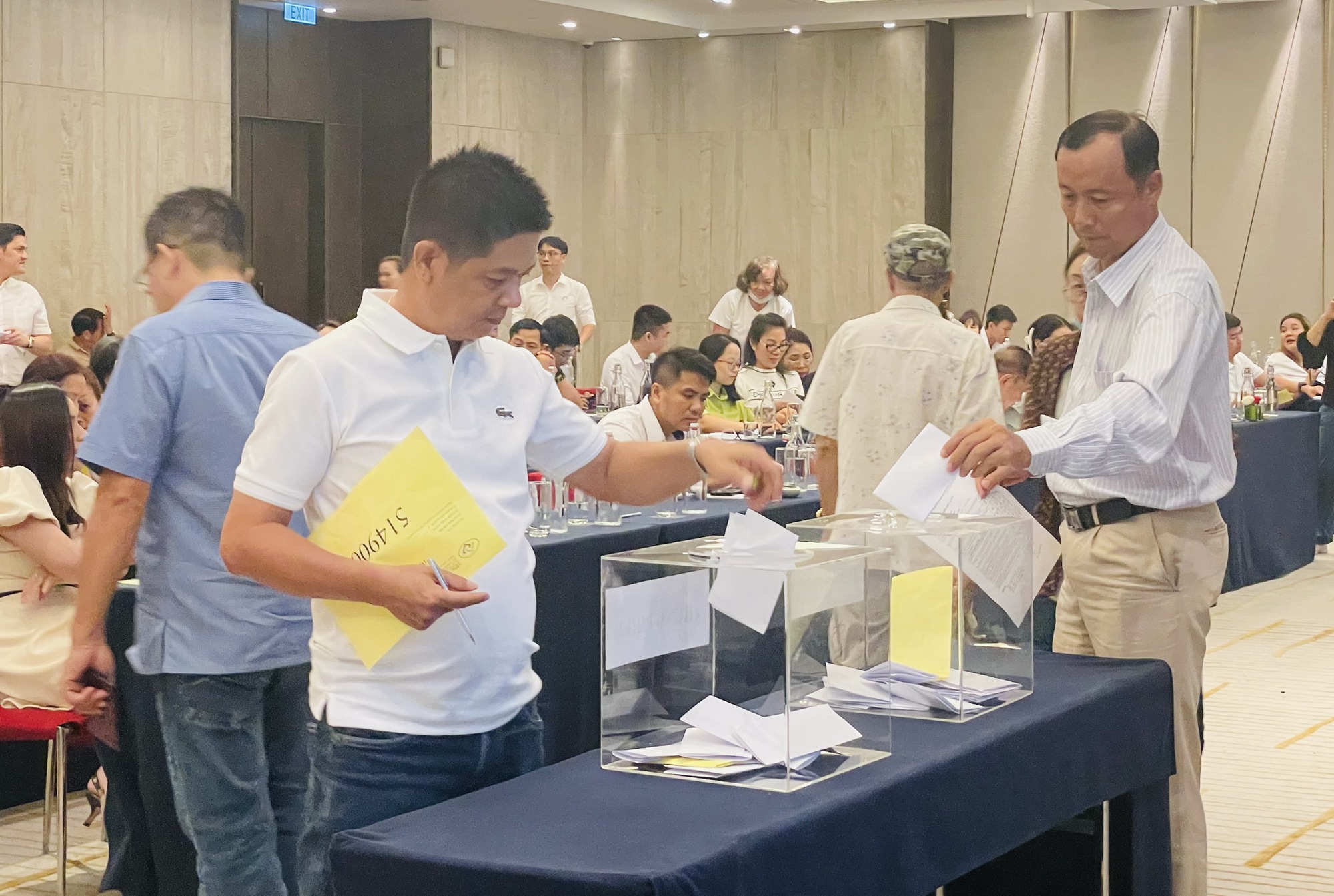 Chủ tịch Quốc Cường Gia Lai trả lời chất vấn cổ đ&ocirc;ng về nhiều vấn đề n&oacute;ng - Ảnh 1.