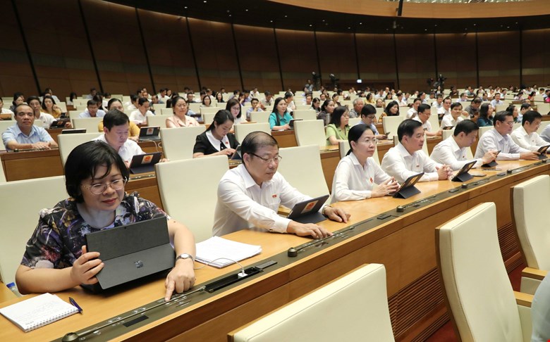Quốc hội th&ocirc;ng qua Nghị quyết về cơ chế đặc th&ugrave; ph&aacute;t triển TP HCM