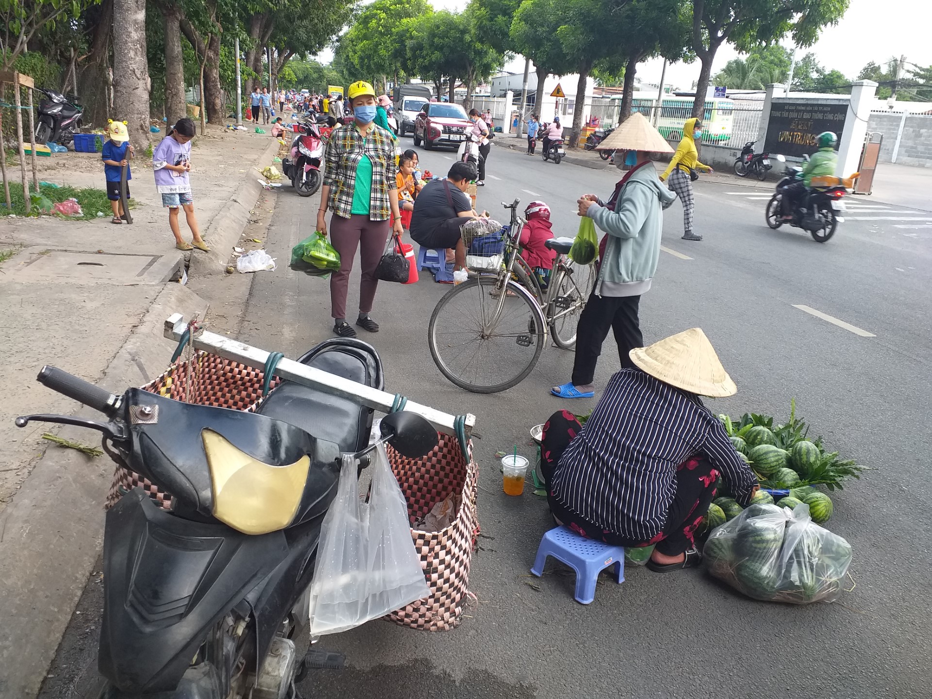 Chợ... nhảy