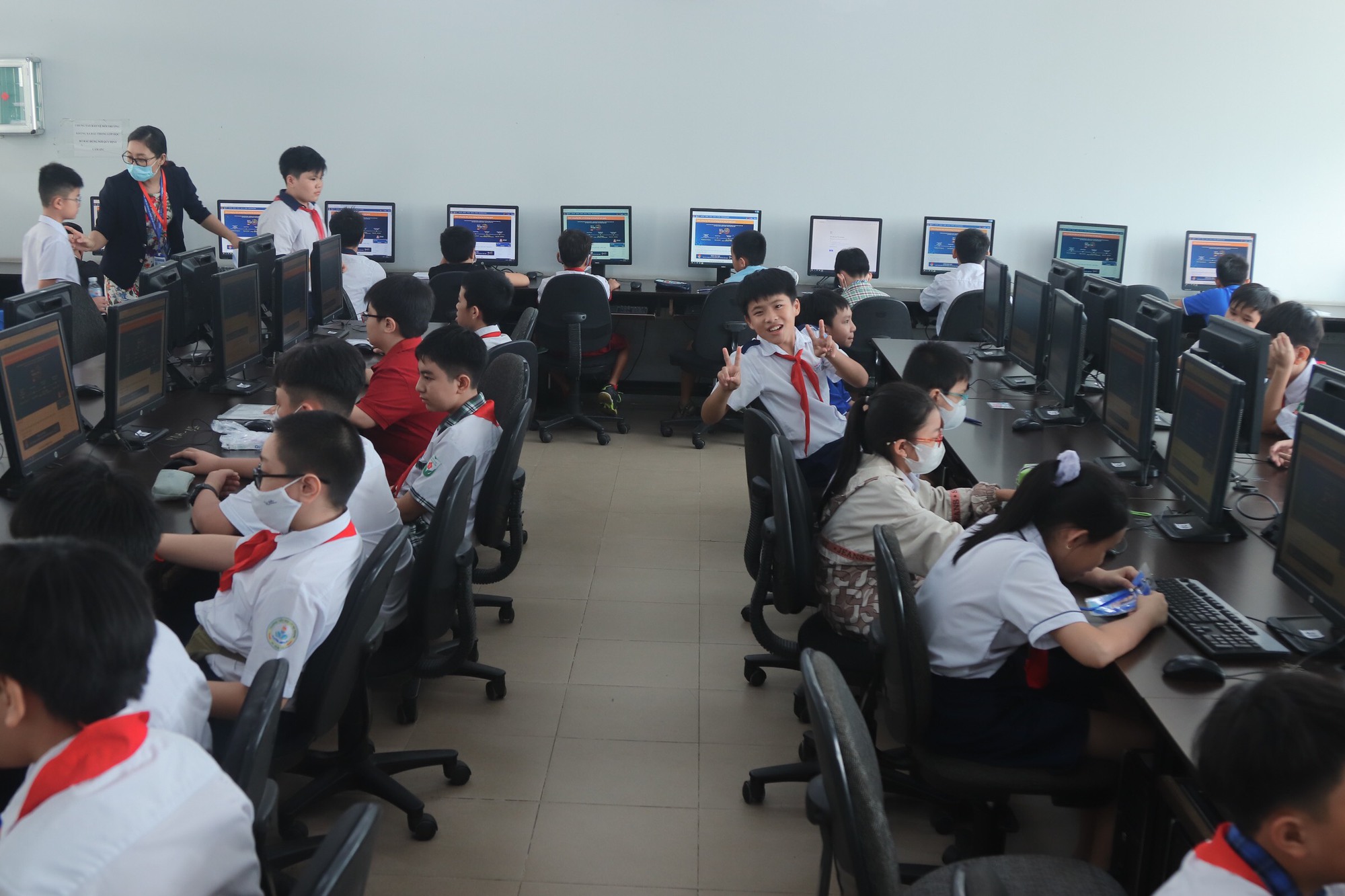 Gần 400 thí sinh tham dự Hội thi Tin học trẻ toàn quốc khu vực miền Nam - Ảnh 7.