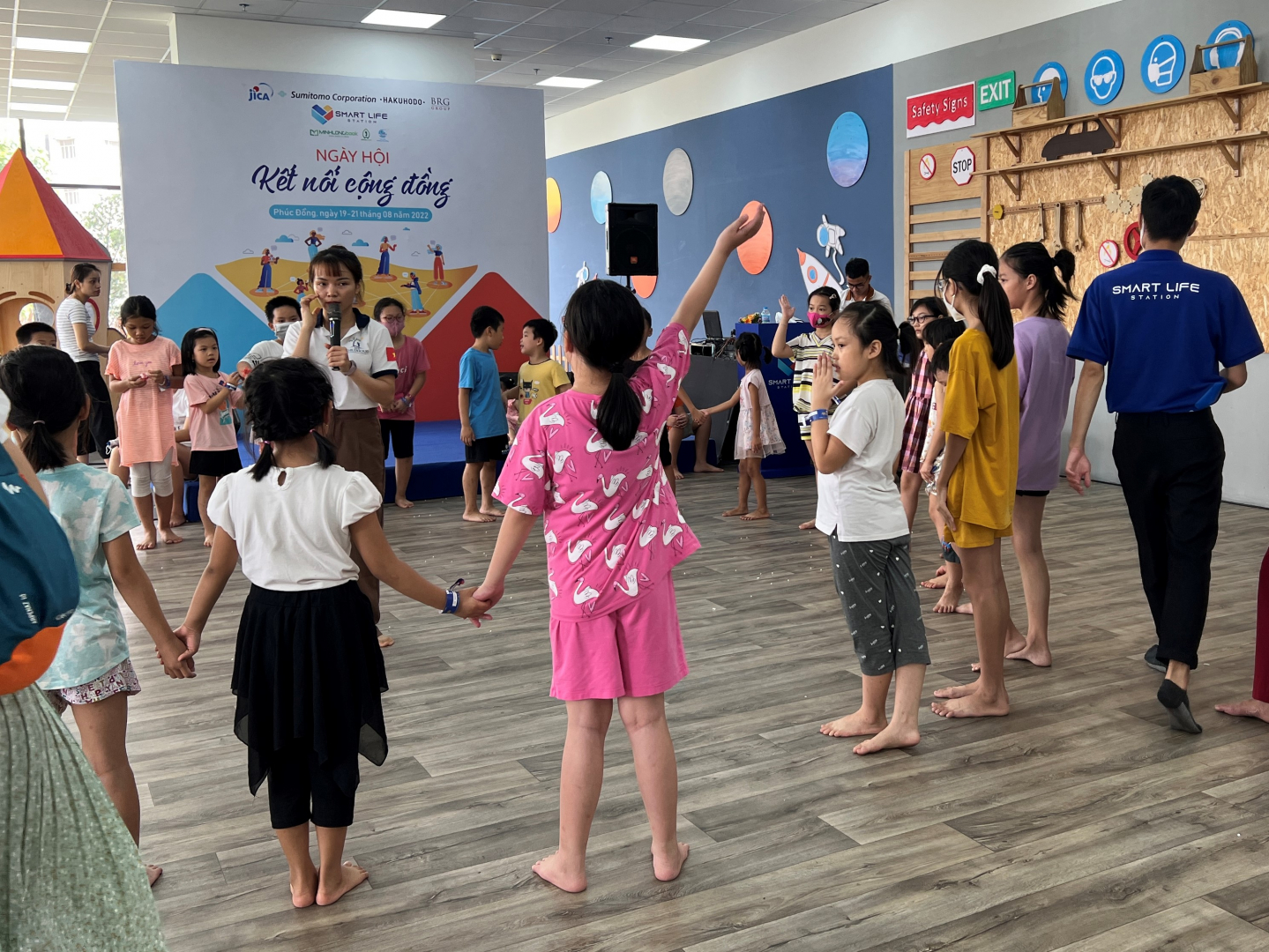 Từ Trạm kết nối cộng đồng tới các dịch vụ Người dân làm trọng tâm tại thành phố thông minh - Ảnh 1.