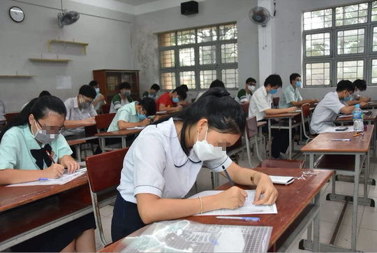 Ho&atilde;n phi&ecirc;n to&agrave; lộ đề thi tốt nghiệp THPT do tr&ugrave;ng với kỳ thi năm 2023 - Ảnh 1.