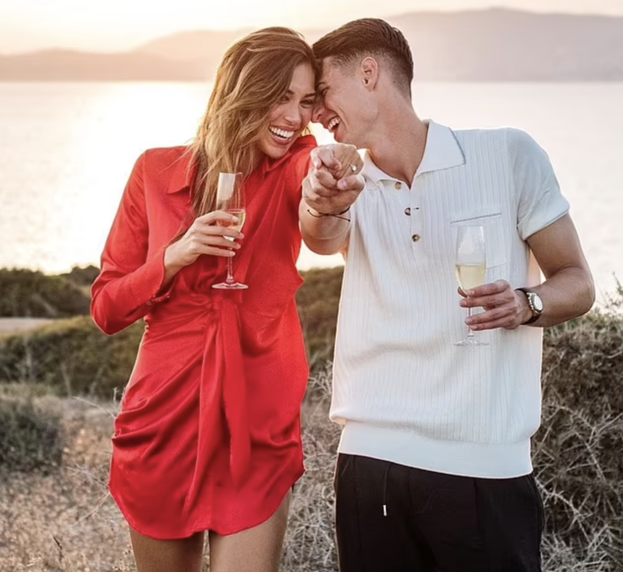 Thủ m&ocirc;n đắt gi&aacute; nhất thế giới Kepa kết h&ocirc;n với hoa hậu Ho&agrave;n vũ - Ảnh 6.