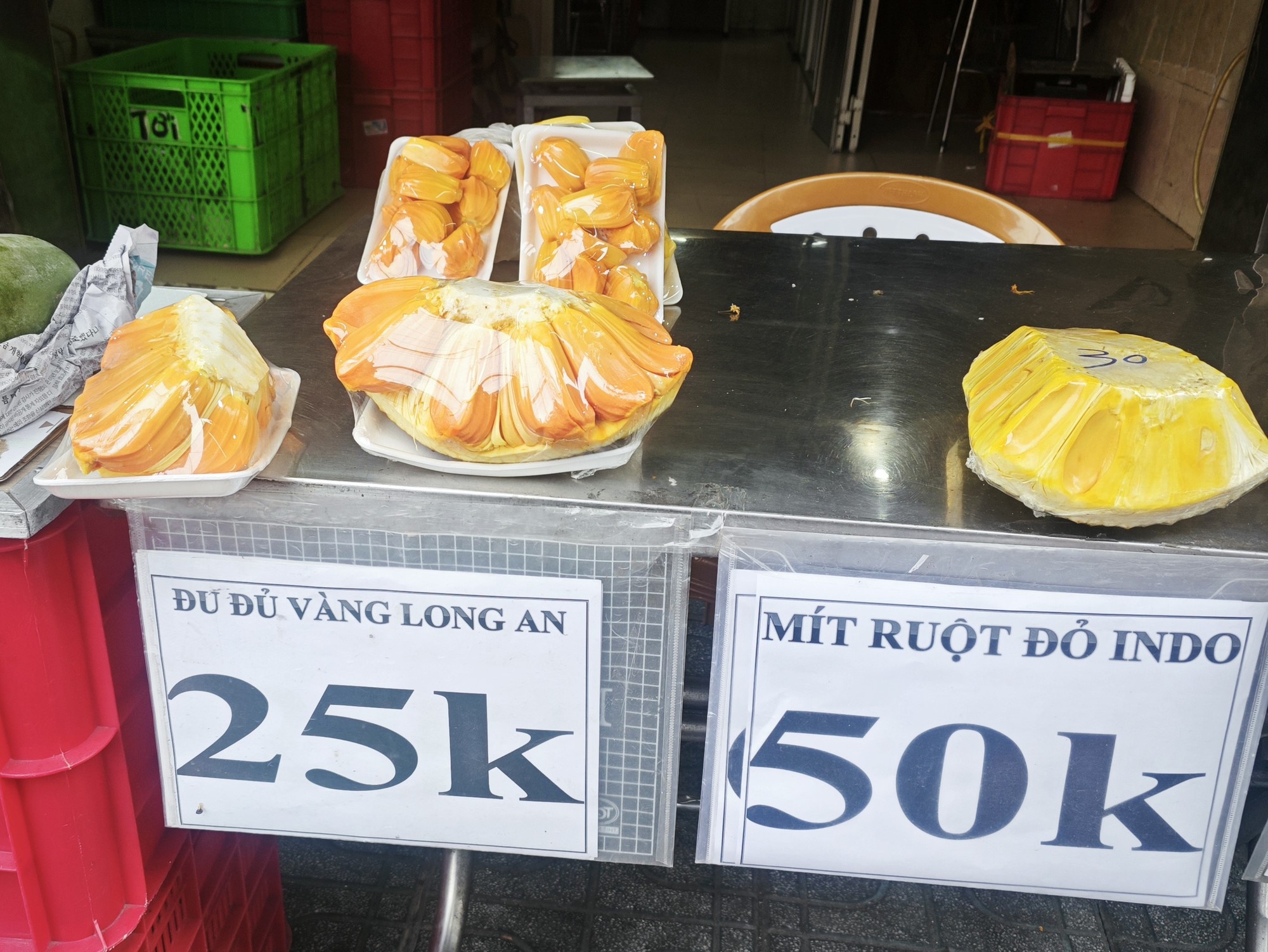 Mít ruột đỏ đã hết "độc lạ"