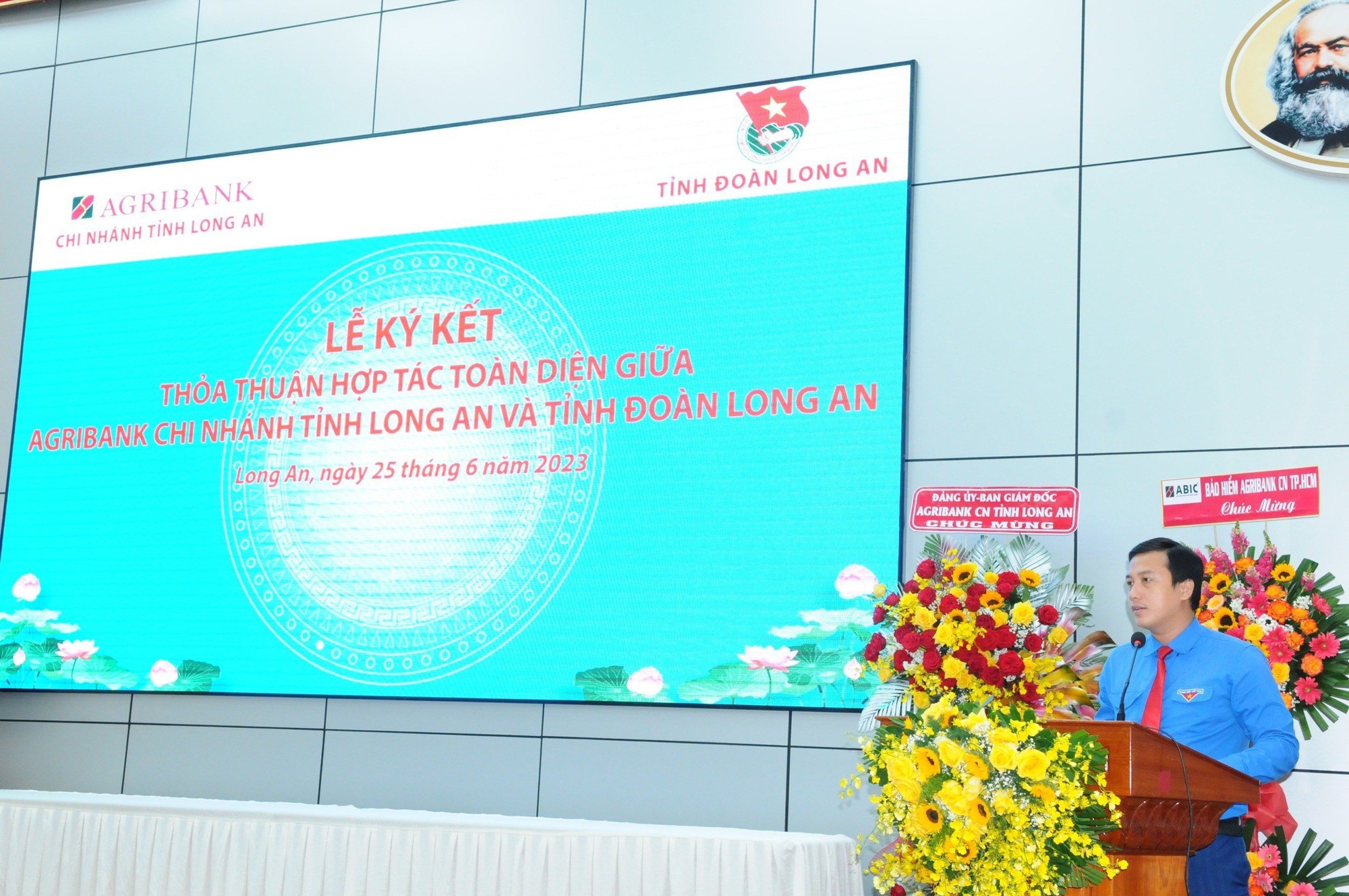 Agribank Long An k&yacute; kết hợp t&aacute;c to&agrave;n diện với Tỉnh Đo&agrave;n Long An - Ảnh 2.
