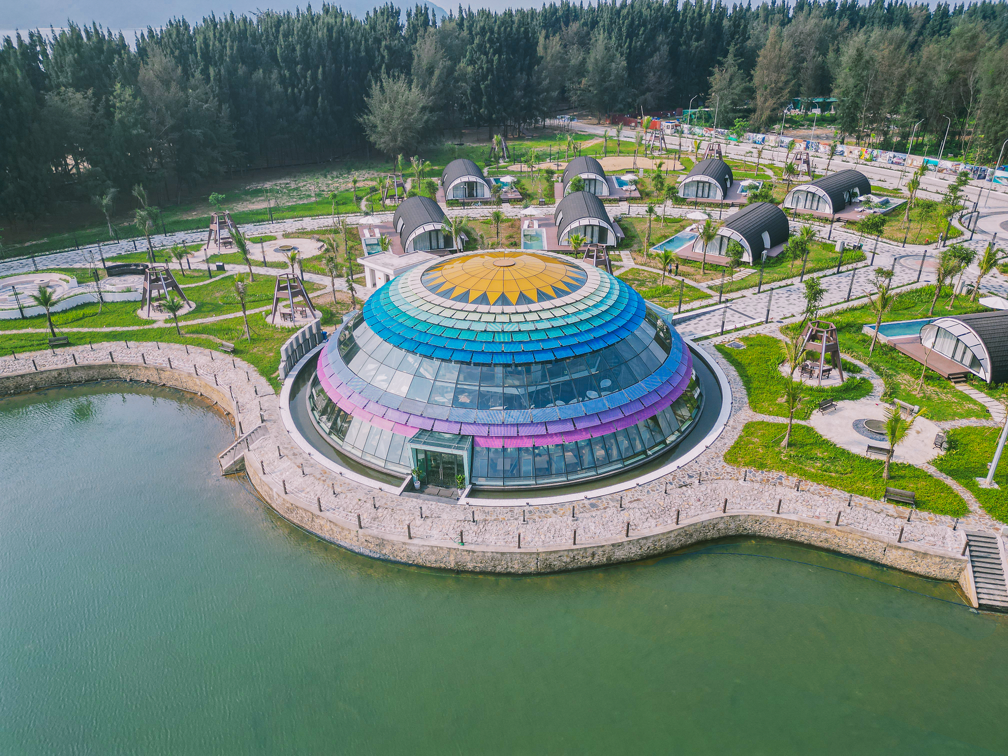 Cùng Vietravel tận hưởng kỳ nghỉ trong mơ ở “resort nổi” trên vịnh Lan Hạ - Ảnh 1.
