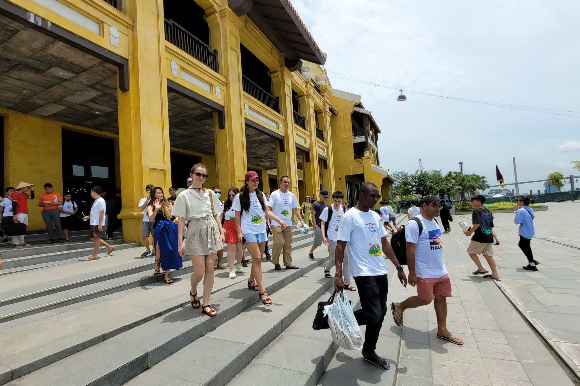 Du lịch bứt phá nhờ cú hích visa (*): Giải bài toán giữ chân du khách