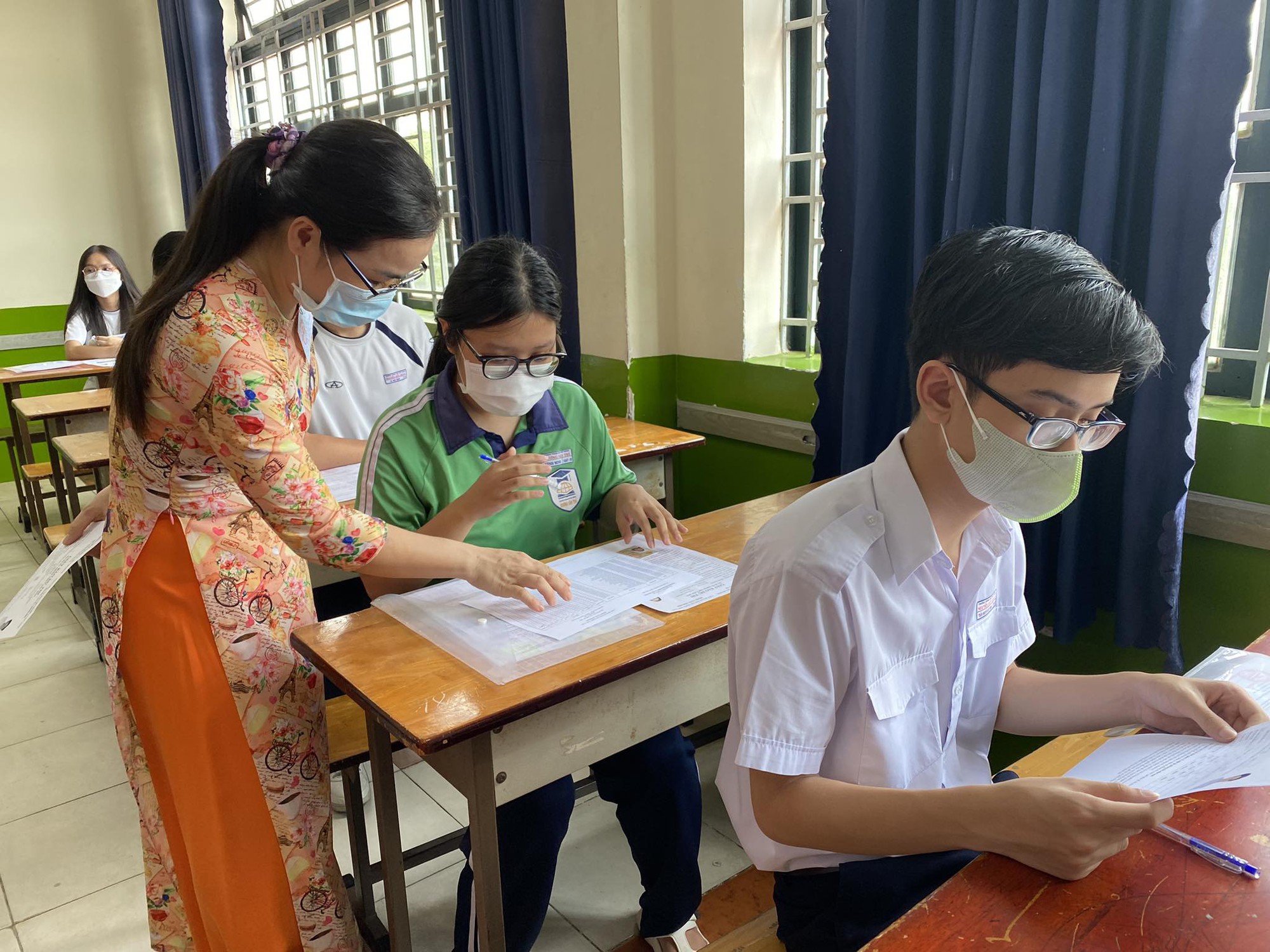 Giờ chót, TP HCM thay đổi nhiều cán bộ ở các điểm thi tốt nghiệp THPT