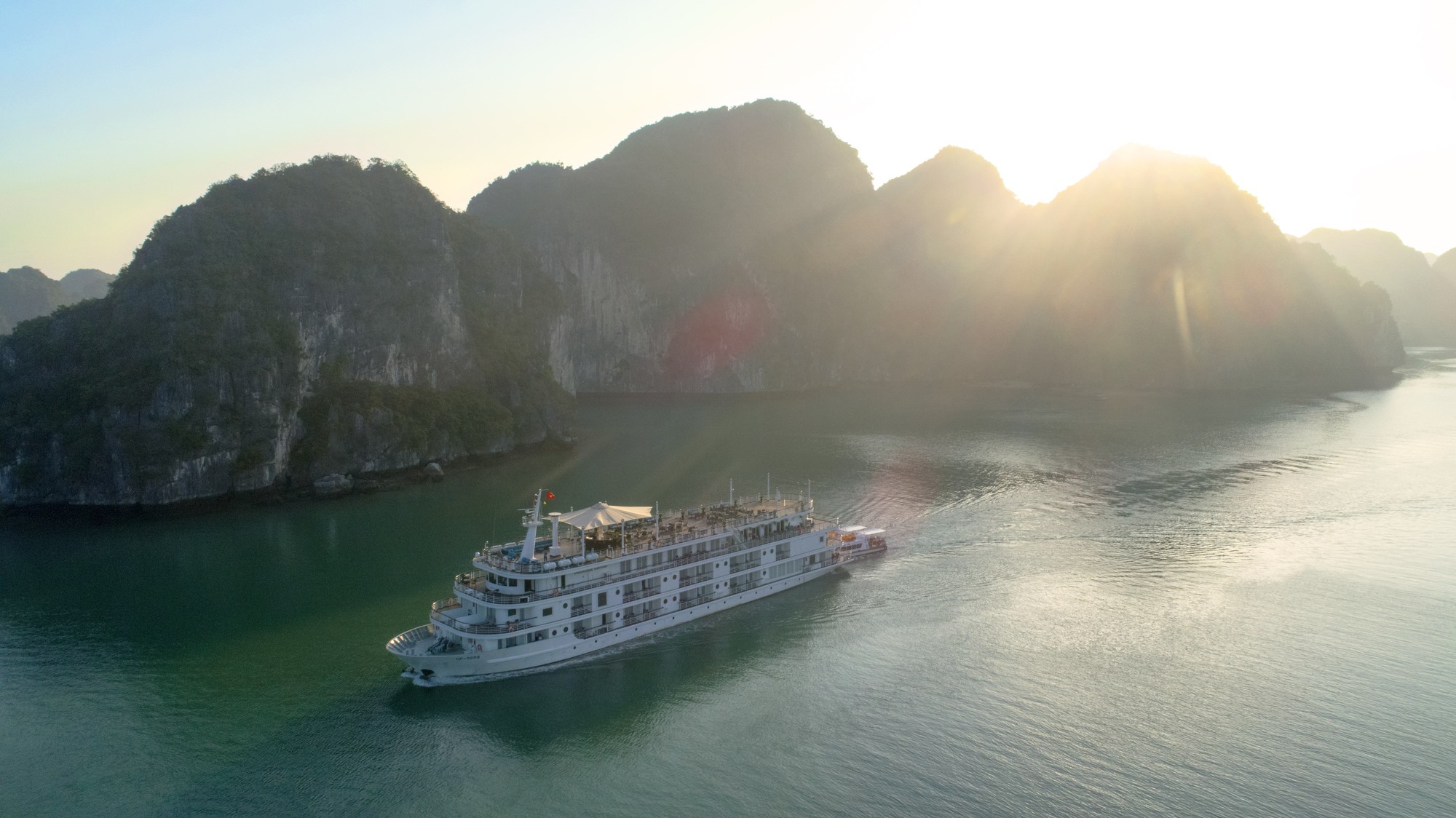 Cùng Vietravel tận hưởng kỳ nghỉ trong mơ ở “resort nổi” trên vịnh Lan Hạ - Ảnh 5.