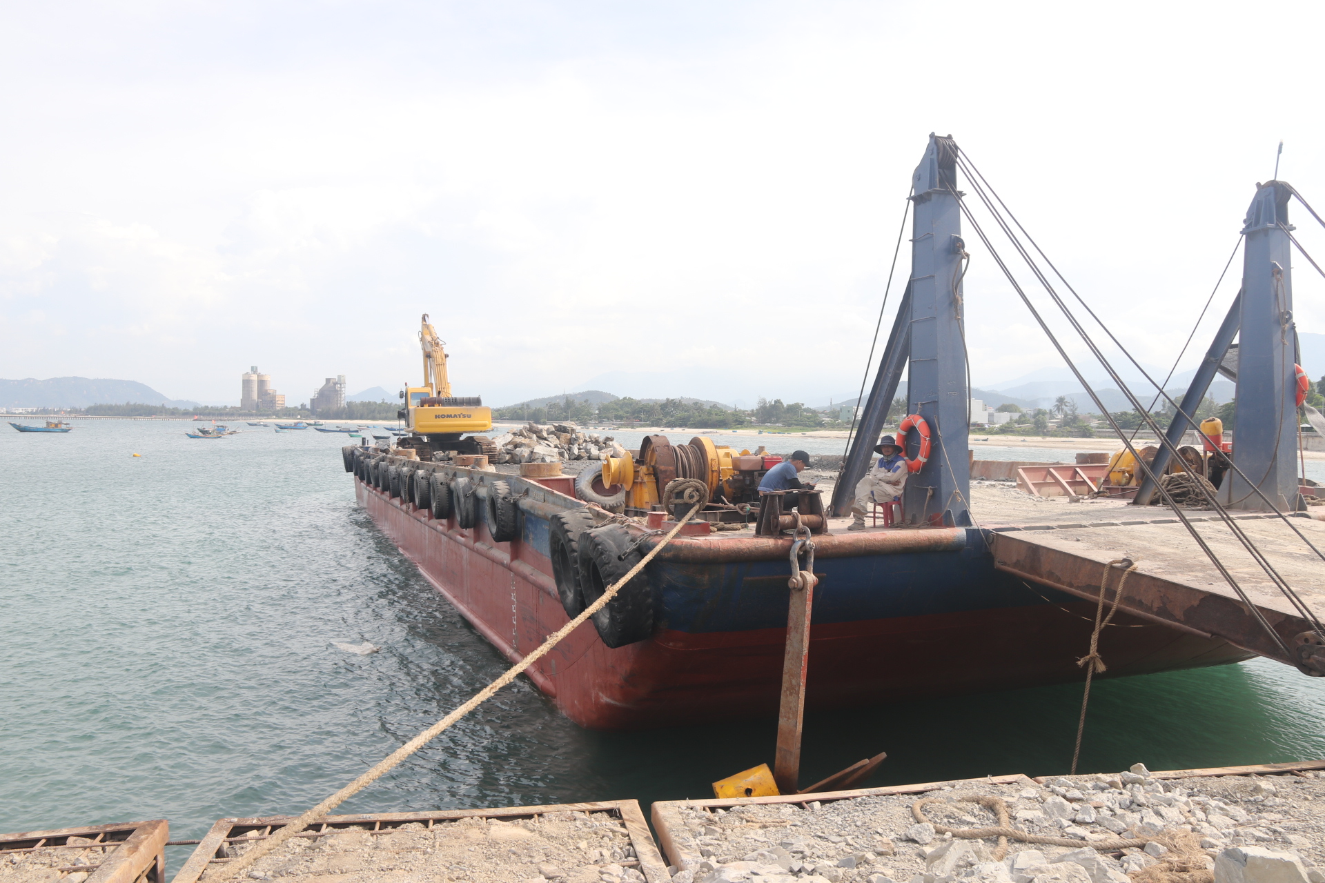 Phóng sự ảnh: Cảng Liên Chiểu Đà Nẵng dần thành hình - Ảnh 9.