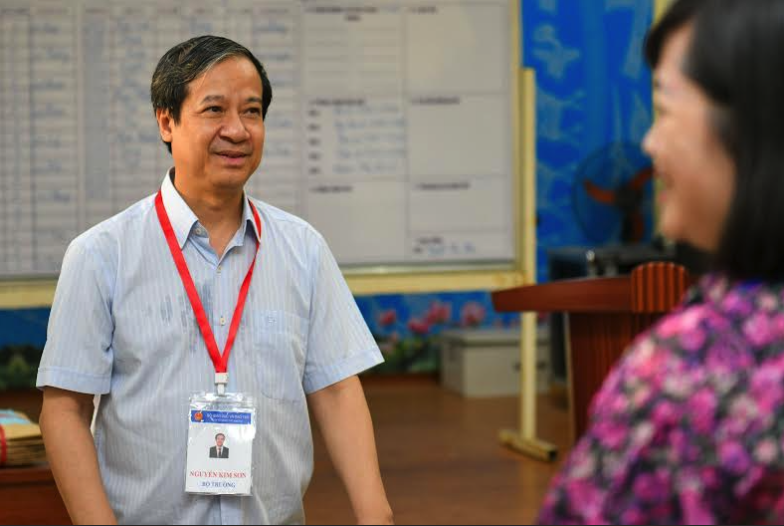 Bộ trưởng Nguyễn Kim Sơn lưu ý cán bộ coi thi trong buổi thi ngữ văn
