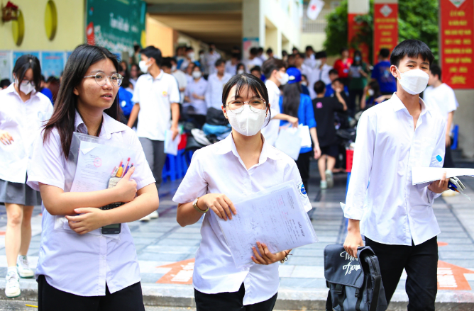Th&ecirc;m nghi vấn lộ đề m&ocirc;n to&aacute;n sau đề ngữ văn, Bộ GD-ĐT n&oacute;i g&igrave;? - Ảnh 3.