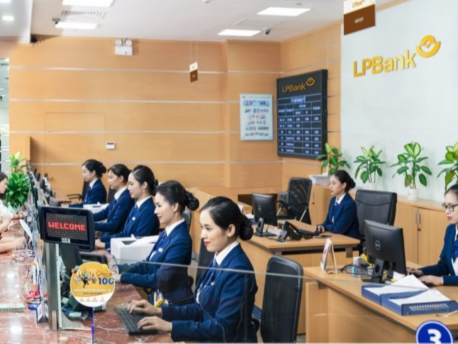 Một loạt lãnh đạo LPBank đăng ký bán cổ phiếu