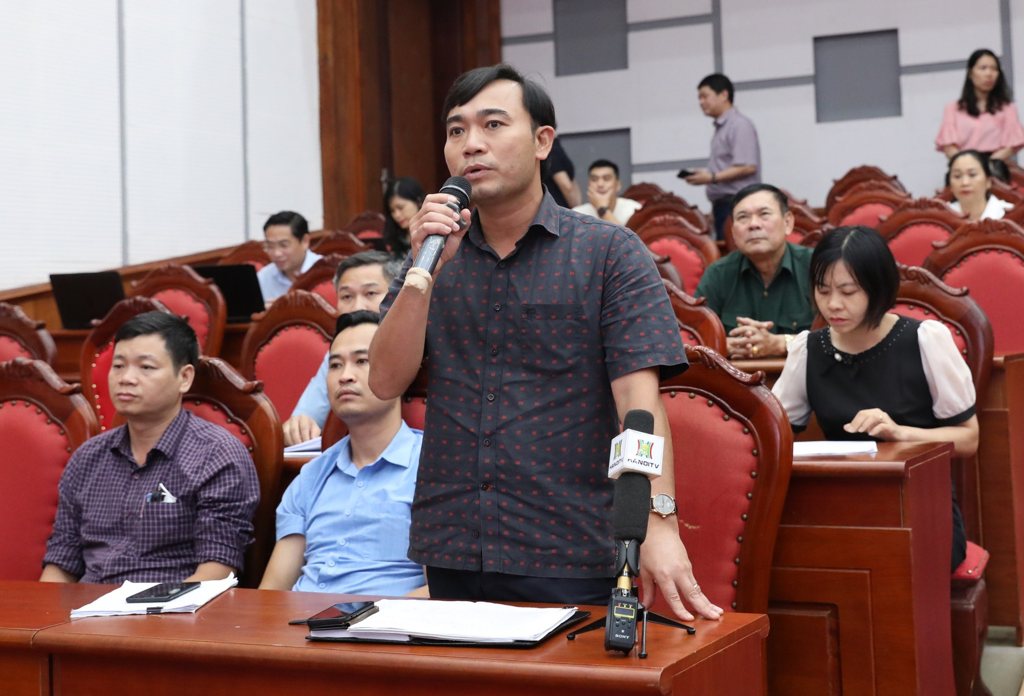 Chủ tịch Trần Sỹ Thanh: Phải quyết liệt như l&uacute;c gỡ vướng đất dịch vụ, thu hồi dự &aacute;n chậm tiến độ - Ảnh 3.