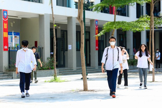 Thi tốt nghiệp THPT 2023: Đề văn quen m&agrave; lạ, nhiều th&iacute; sinh trật tủ - Ảnh 8.