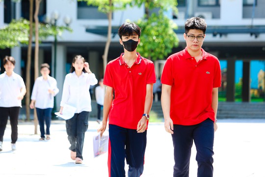 Thi tốt nghiệp THPT 2023: Đề văn quen m&agrave; lạ, nhiều th&iacute; sinh trật tủ - Ảnh 21.