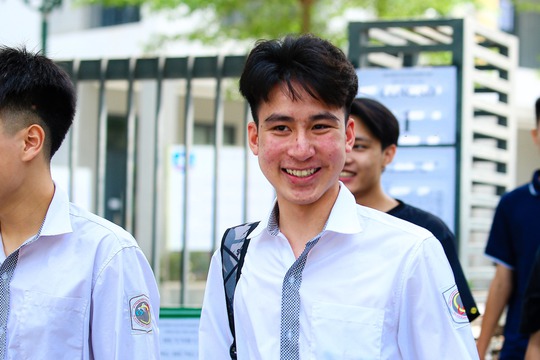 Thi tốt nghiệp THPT 2023: Đề văn quen m&agrave; lạ, nhiều th&iacute; sinh trật tủ - Ảnh 19.