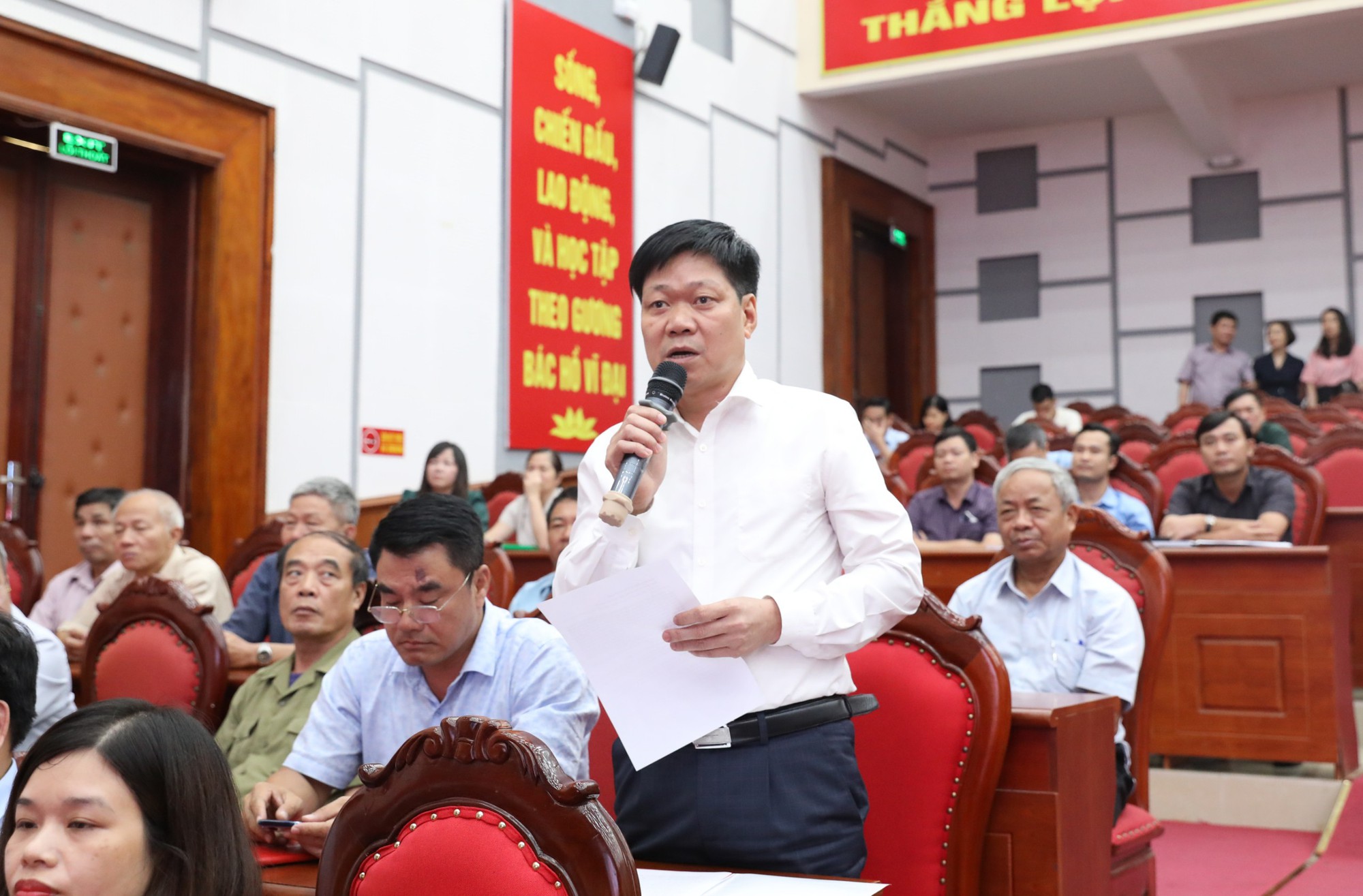 Chủ tịch Trần Sỹ Thanh: Phải quyết liệt như l&uacute;c gỡ vướng đất dịch vụ, thu hồi dự &aacute;n chậm tiến độ - Ảnh 1.