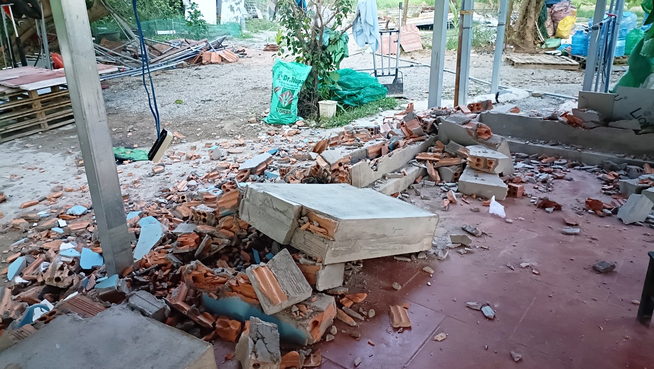 Tháo dỡ Khu Du lịch sinh thái xây dựng không phép bên sông Cái