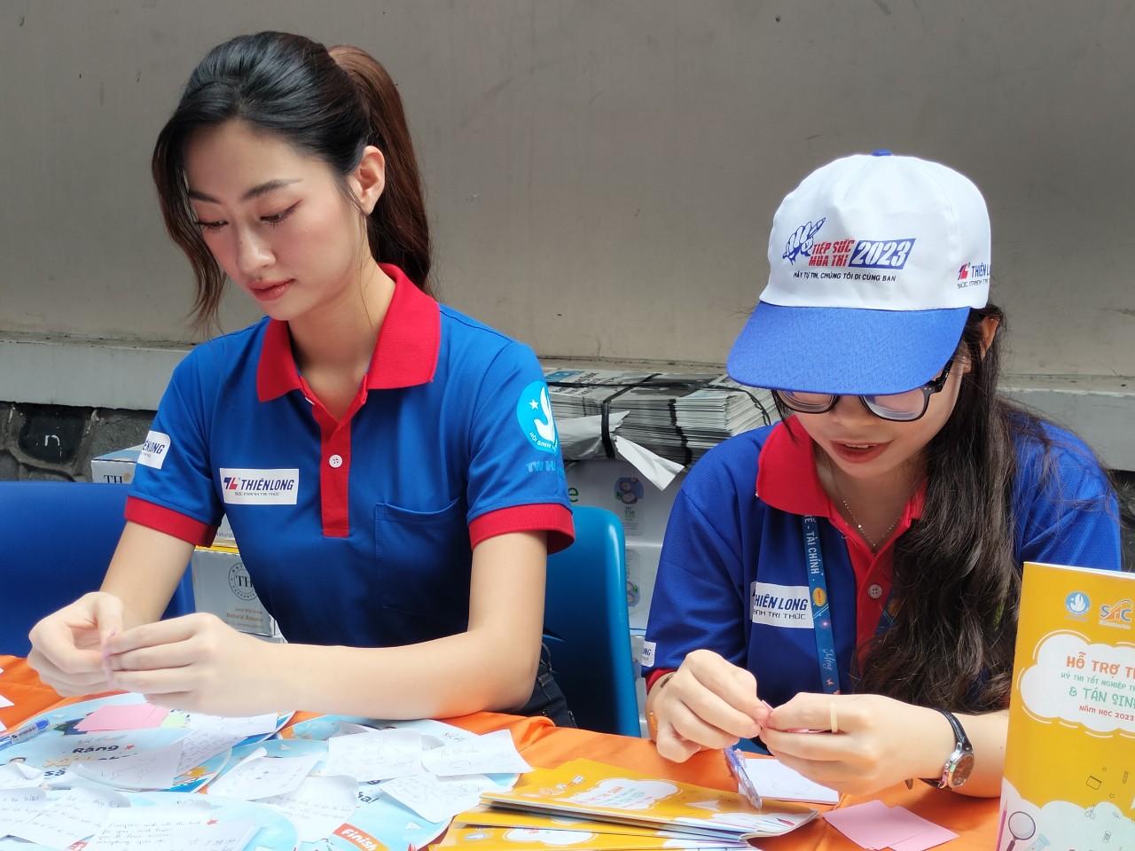 Trung ương Đo&agrave;n động vi&ecirc;n chiến sĩ t&igrave;nh nguyện 