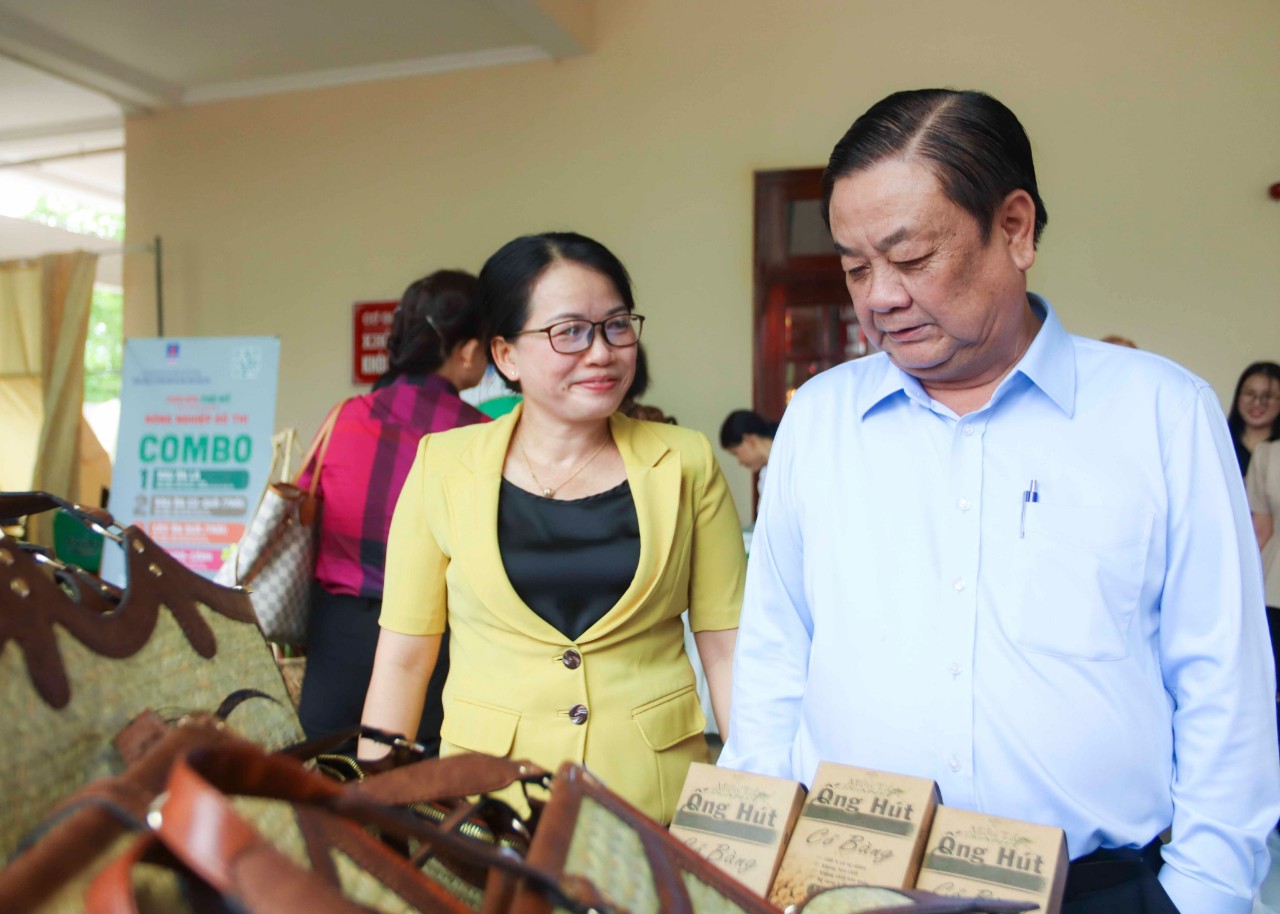 Y&ecirc;u cầu 