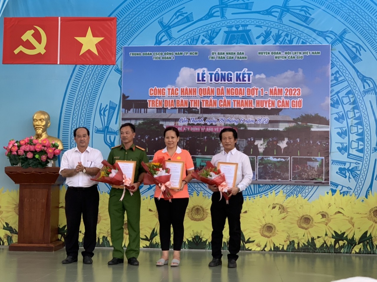 Trung đoàn CSCĐ Đông Nam TP HCM tạo hình ảnh đẹp trong lòng dân - Ảnh 4.