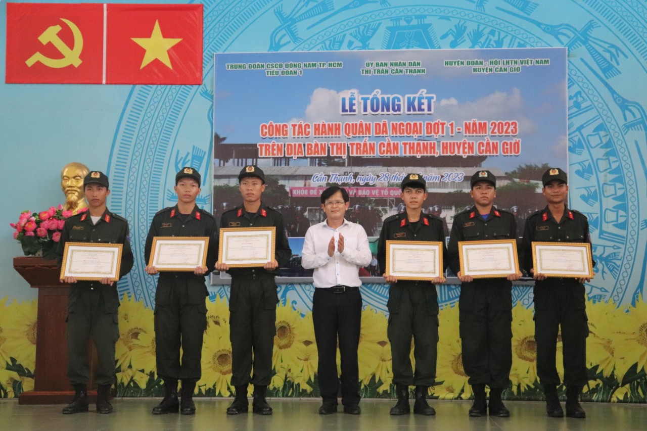 Trung đoàn CSCĐ Đông Nam TP HCM tạo hình ảnh đẹp trong lòng dân - Ảnh 5.