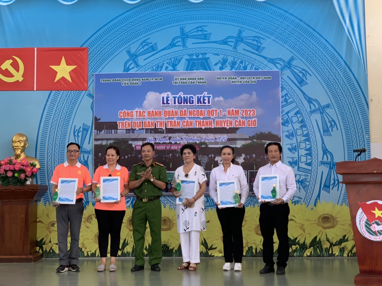 Trung đoàn CSCĐ Đông Nam TP HCM tạo hình ảnh đẹp trong lòng dân - Ảnh 3.