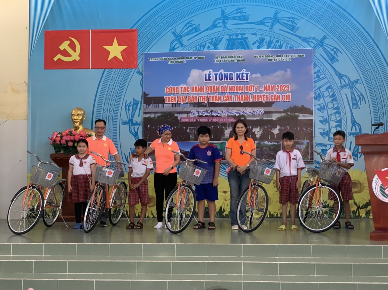 Trung đoàn CSCĐ Đông Nam TP HCM tạo hình ảnh đẹp trong lòng dân - Ảnh 2.