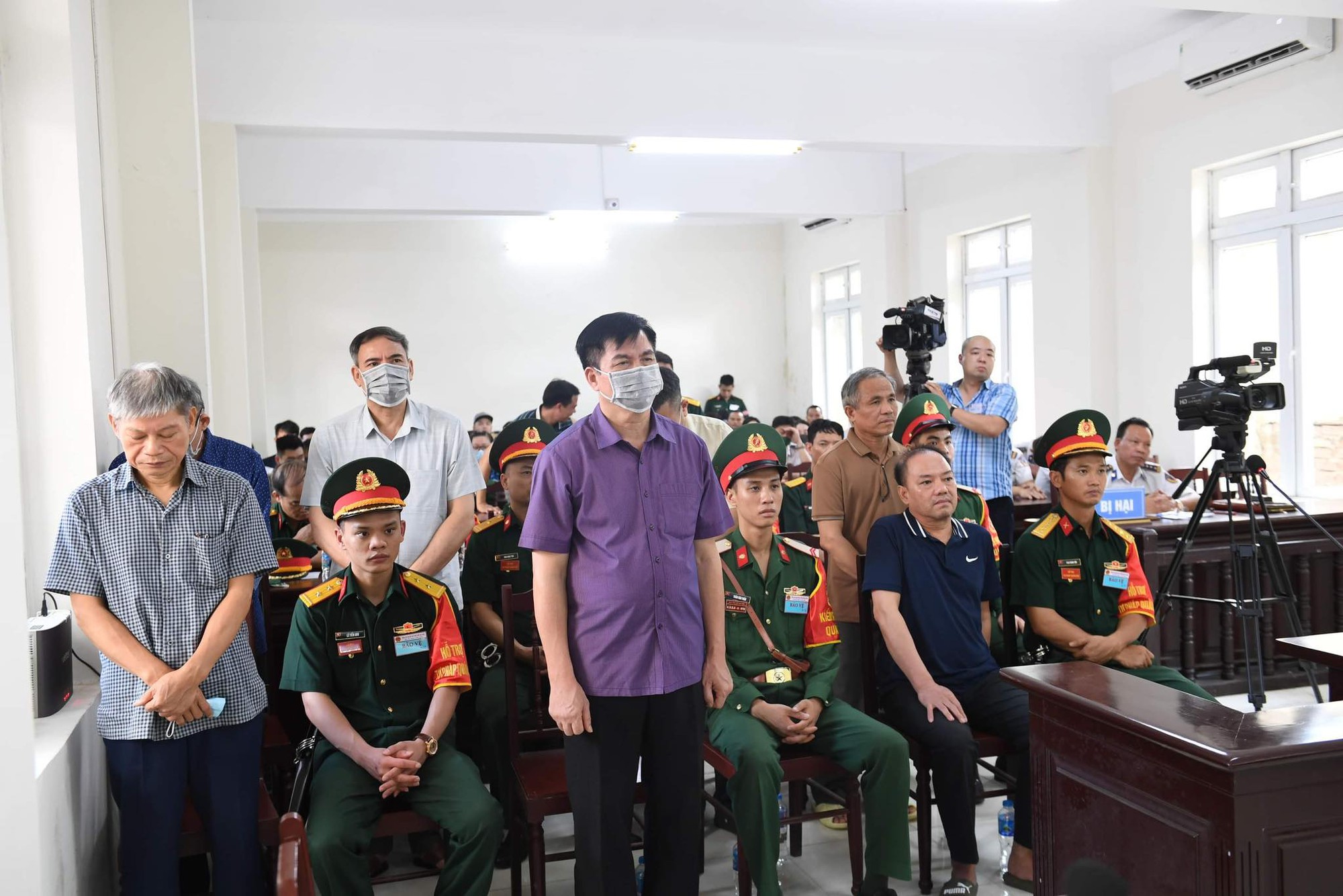 Cựu trung tướng tư lệnh cảnh sát biển lĩnh 16 năm tù